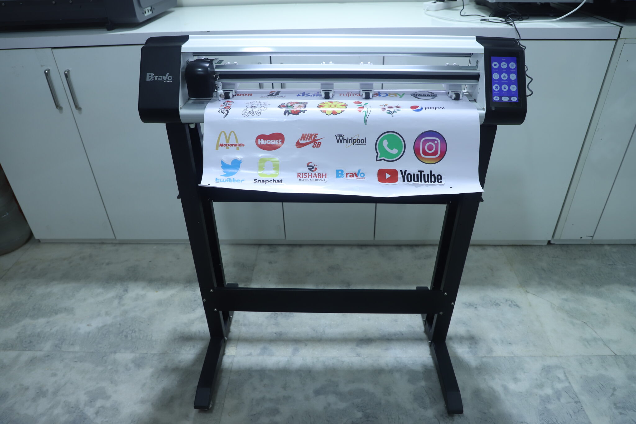 Bravo Digital Sticker Cutting Machine