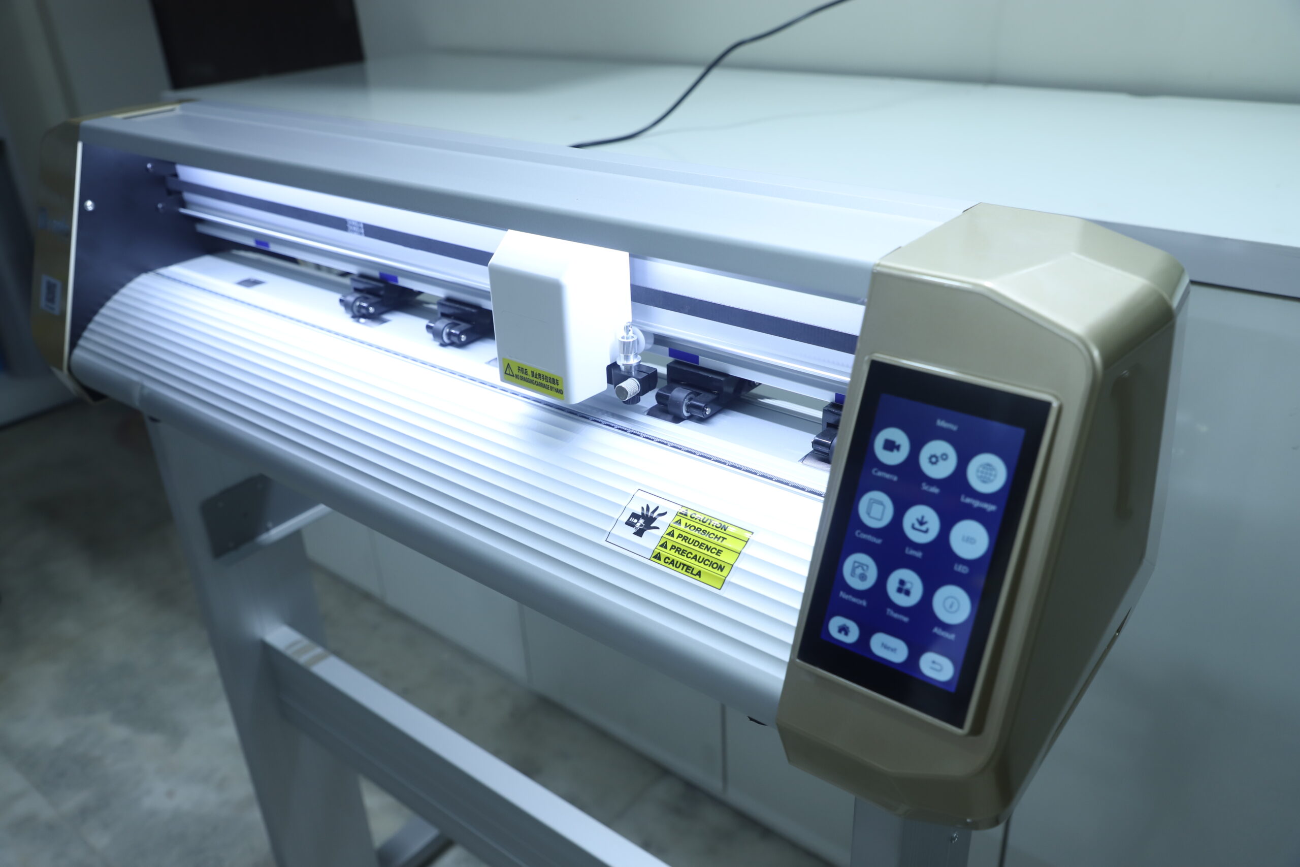 Digital label cutting plotter | Custom Label and Sticker